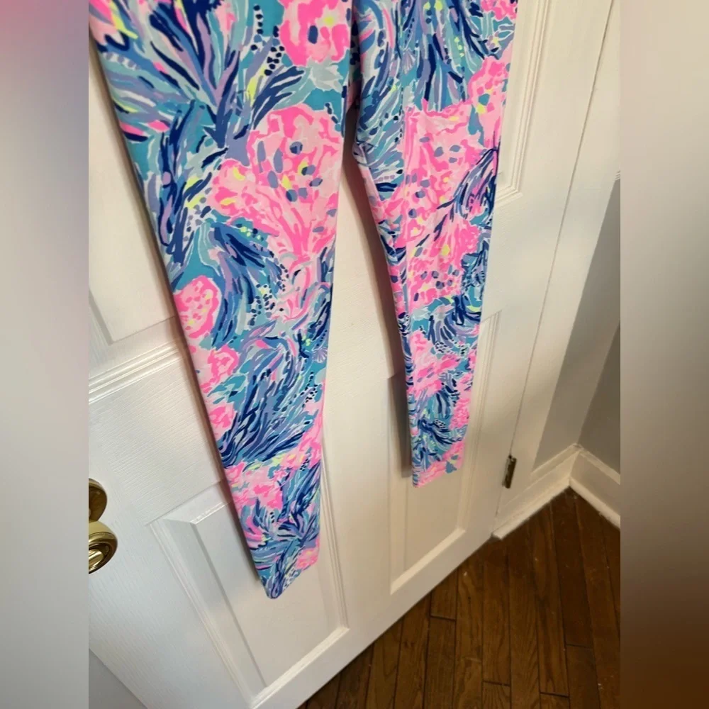 Lilly Pulitzer Coral Bay Maia Leggings – Girls Size XL – Fun & Preppy